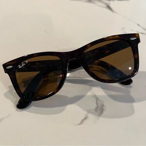 Polarized Ray-Ban Original Wayfarer Classic Sunglasses for UNISEX!